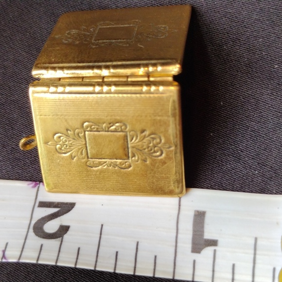 Vintage/Victorian locket - Picture 3 of 8